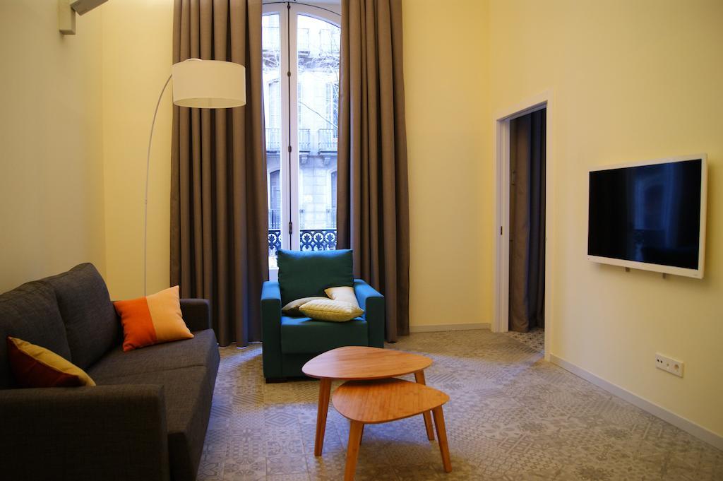 Uma Suites Pau Claris Barcelona Room photo